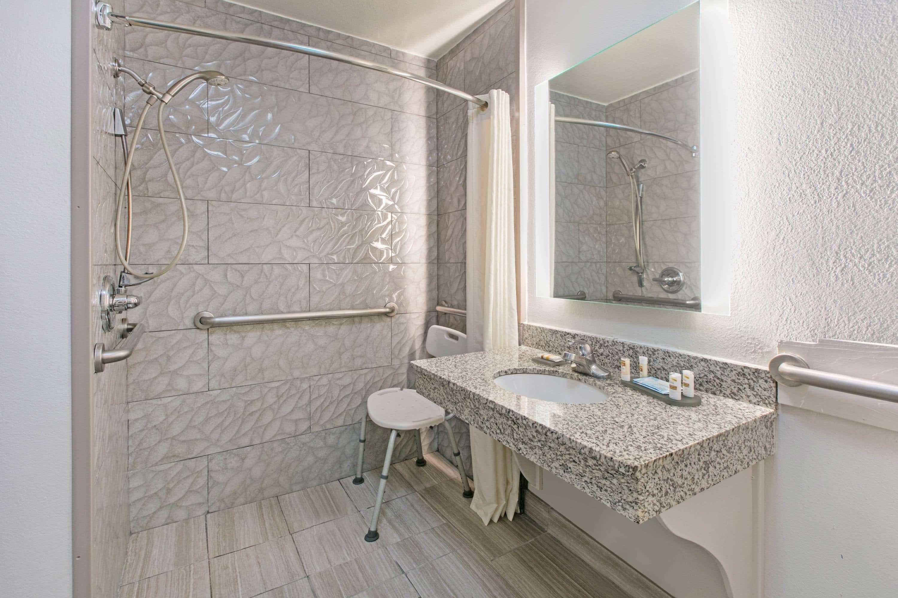 La Quinta By Wyndham Fredericksburg Hotel Екстериор снимка