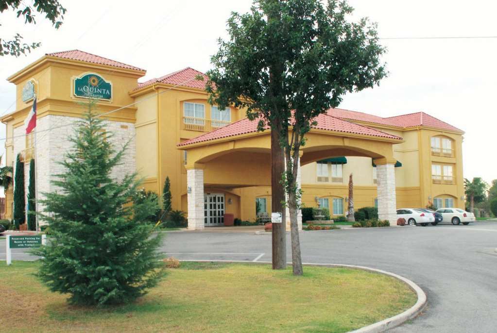La Quinta By Wyndham Fredericksburg Hotel Екстериор снимка